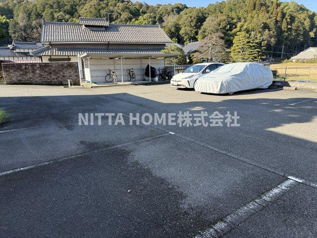 テラス花水木の駐車場|敷地内に駐車場も完備！！