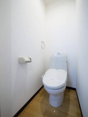 コーポ東山のトイレ|※写真は別の部屋のものです。