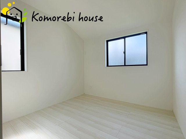 さいたま市北区奈良町　10期　新築一戸建て　グラファーレ　02の洋室|明るい洋室です