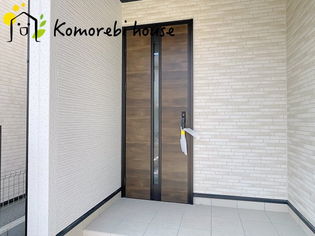 さいたま市北区奈良町　10期　新築一戸建て　グラファーレ　02の玄関|落ち着いた玄関です
