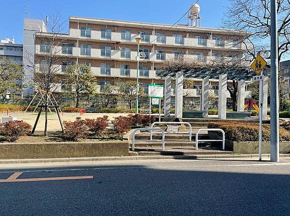 川口第一ローヤルコーポの外観