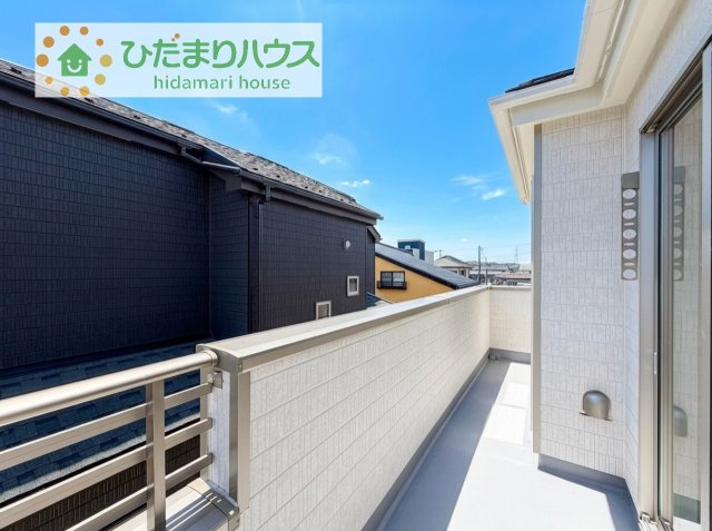 【バルコニー】 | 土浦市下高津3丁目347番　新築戸建　A号棟 | 広々としたバルコニー。お洗濯物もぜーんぶ干せちゃいます！！