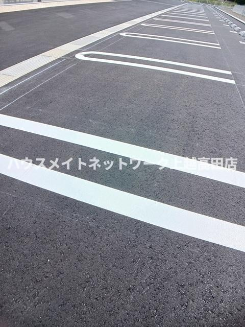 ヴィラ　シャングリラ高田　Aの駐車場|消雪付駐車場
