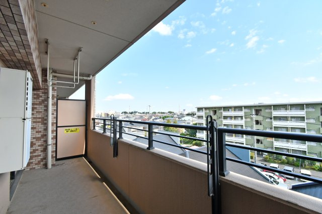 グリーンミユキ吉野町のバルコニー|【南向きバルコニー：11.65㎡】5階部分からの眺望です。遮るものがなく、通風・陽当たり良好で眺望も良し◎お洗濯物もよく乾き、共働きも方も安心ですね！
