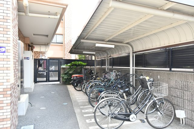 グリーンミユキ吉野町の駐輪場|※空き状況は当社まで都度ご確認くださいませ■NEXTplusは購入時はもちろん、購入後も無理のないご計画で検討いただけますようサポート致します。是非お気軽にご相談下さいませ。