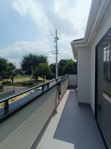 吉川市　泉1丁目　新築戸建　全1棟のバルコニー|施工例です