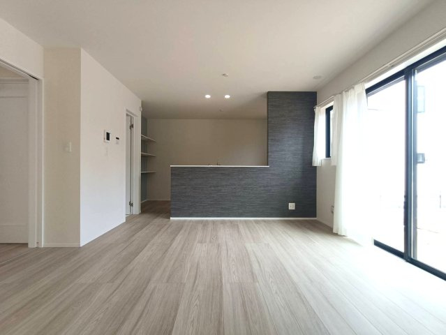 吉川市　泉1丁目　新築戸建　全1棟の居間・リビング|施工例です