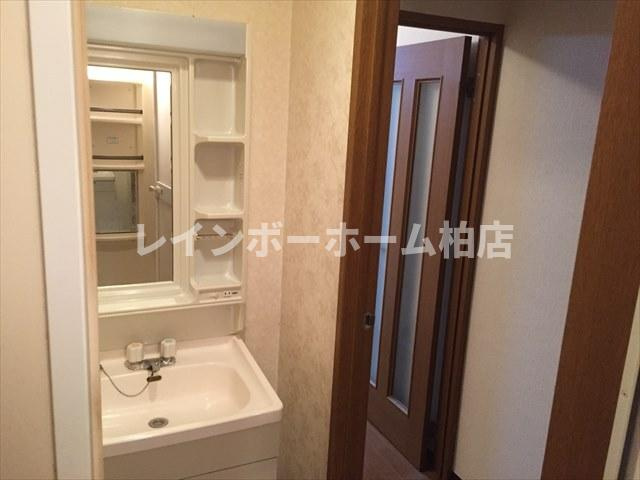 【仲介手数料：50％OFF】対象物件！の洗面所|忙しい朝には欠かせない洗面所です
