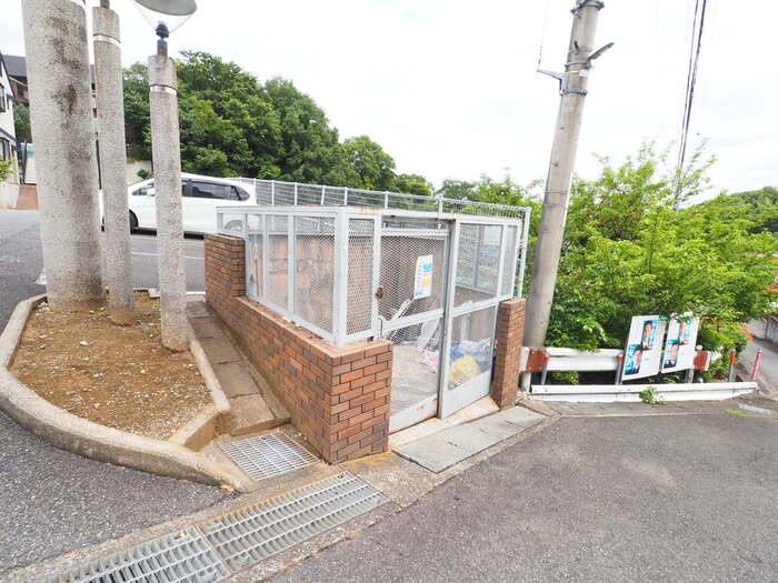 ヒルサイドタウン ＡＢ|敷地内ごみ置き場