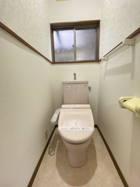 東野3丁目戸建てのトイレ