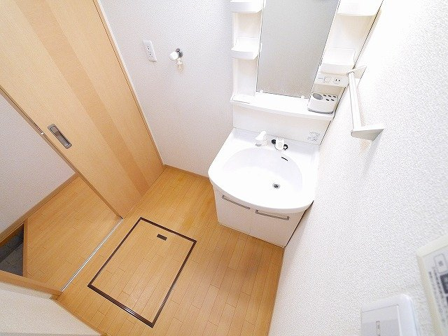 コンフォート木津の洗面所|機能性に優れた洗髪洗面化粧台