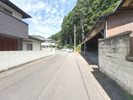 【前面道路含む現地写真】の画像