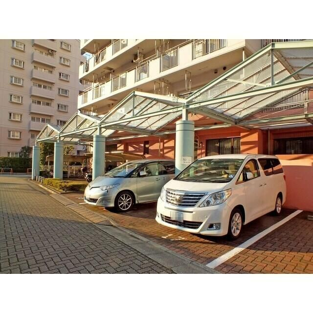 けやき通り南参番館の駐車場