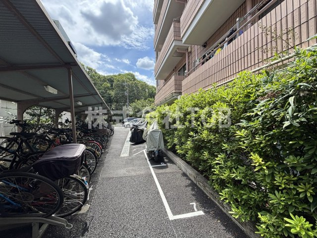【その他共用部分】 | グリーンウッド大蔵 | バイク置場