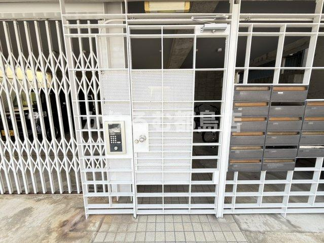 ドムス高倉のエントランス