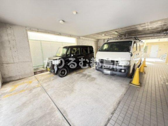 ドムス高倉の駐車場