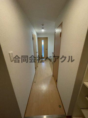 【玄関】 | メゾン・ダンディ | 収納もある玄関です