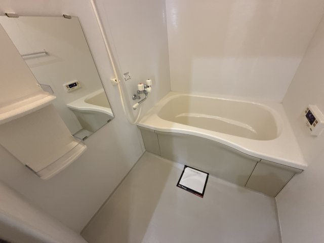 シャーメゾン阿保の浴室