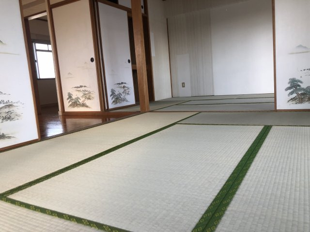 糸満市西崎６丁目のアパートの和室