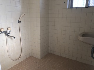 糸満市西崎６丁目のアパートのシャワールーム