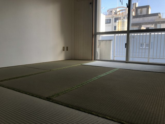 糸満市西崎６丁目のアパートの和室
