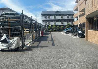 【駐輪場】 | ライオンズヴィアーレ相模大野 | マンションの駐輪場は、事前に空きがあるか確認を取ると安心です。せっかく入居したのに駐輪スペースがない！なんてことになったら大変ですよね。そこで、内見時や購入前にはまず事前に確認しておくと良いでしょう。