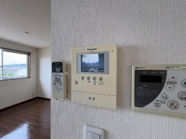 秋桜の内装|カメラ付インターホン