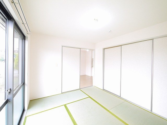 ベルコート精華台Aの和室|和室がひろがる居住スペース