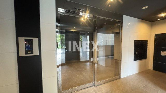 横浜市西区伊勢町２丁目の賃貸マンションのロビー