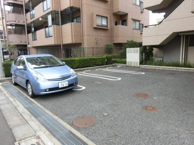 ラ・ポームの駐車場