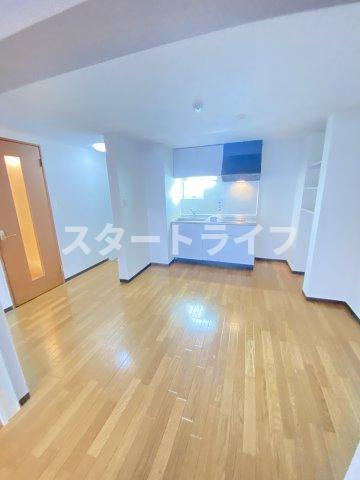 大阪市東淀川区東中島１丁目の賃貸マンションの居間・リビング