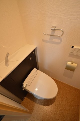 【トイレ】 | アンジュ　グリシーヌ | 清潔感のあるトイレです