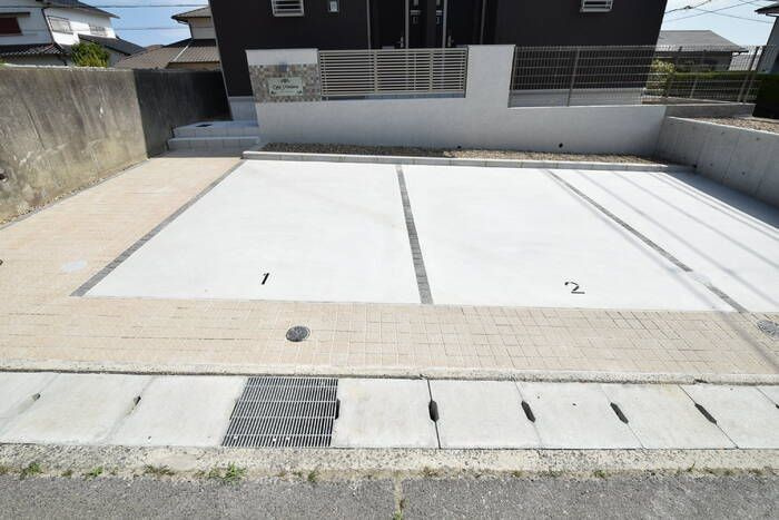 カーサ　フォンターナの駐車場
