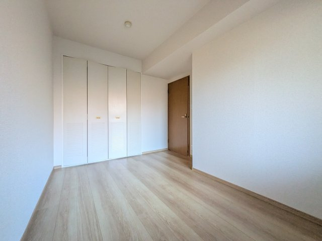 サンシャインヒルズの洋室|前回募集時の写真です。現況優先