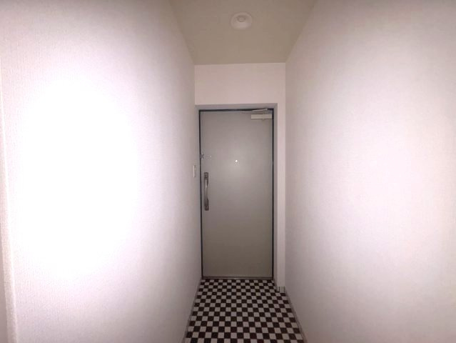 H's flatsの玄関