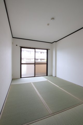 【寝室】 | サニーハイツ健翔