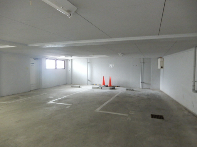 ベルトピア塩屋の駐車場