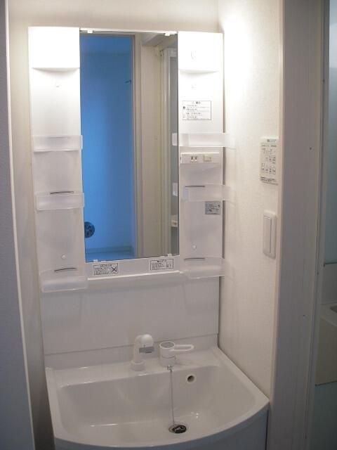 ＣＡＳＡ　Ｂ．Ｂ．　ＣＵＢＥの独立洗面台
