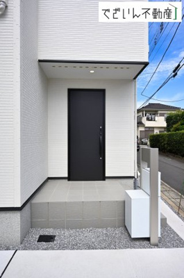 【玄関】 | LIGNAGE北本市本宿7丁目第１期  新築住宅 | 現地(2026年8月撮影)