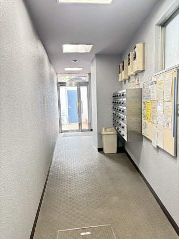 ハイツ西日暮里のエントランス