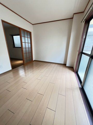 リブレメゾン仁川の居間・リビング