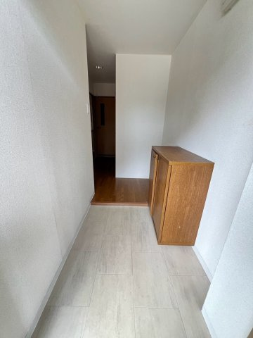 リブレメゾン仁川の玄関