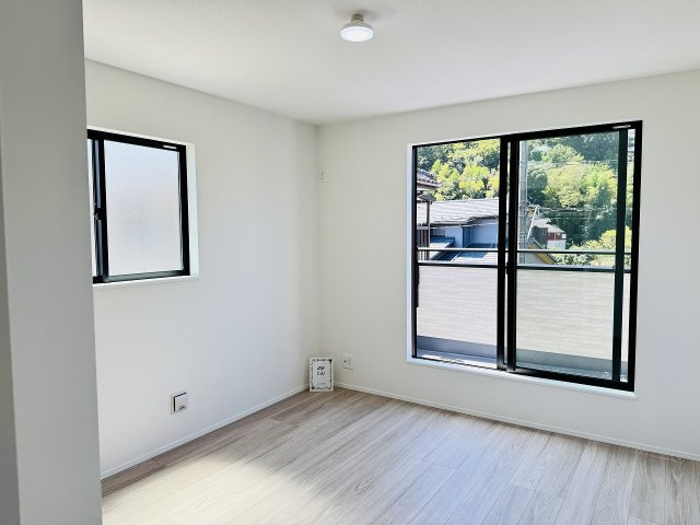 八王子市　平町　新築一戸建ての寝室|～2階7.0帖の主寝室　ベッドなど大型家具のレイアウトもしやすい広さです～