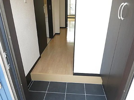 柿乃木ハイツの玄関
