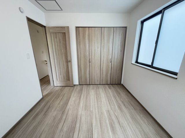 浦添市伊祖5丁目（全3棟）B号棟の洋室|B号棟　洋室5.25帖＋CL付き♪