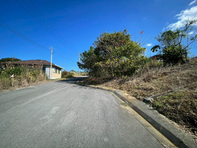 今帰仁村兼次の前面道路含む現地写真