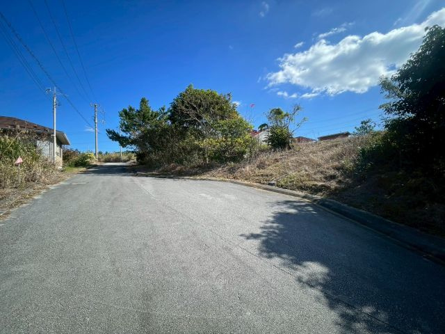 今帰仁村兼次の前面道路含む現地写真