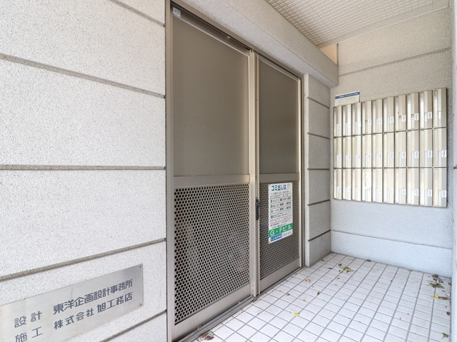 G・Fビルのエントランス|西鉄平尾駅徒歩圏内、お洒落な外観、エレベータ、
オートロック完備して防犯も安心♪