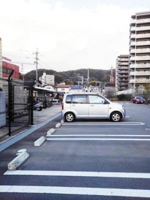 【駐車場】 | ルルス・ドール | カースペースがあります