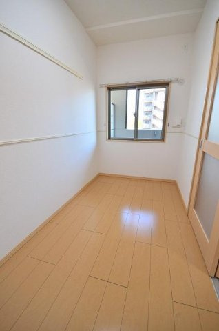 【内装】 | ルルス・ドール | 明るい室内です